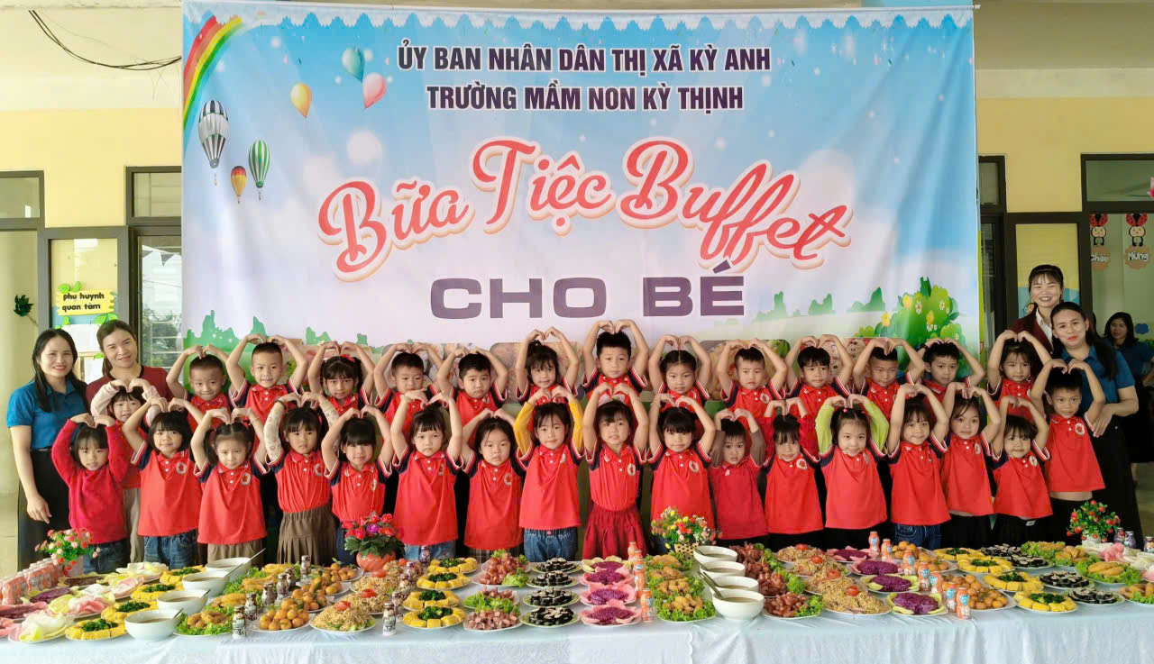 TRƯỜNG MẦM NON KỲ THỊNH TỔ CHỨC TIỆC BUFFET CHO TRẺ