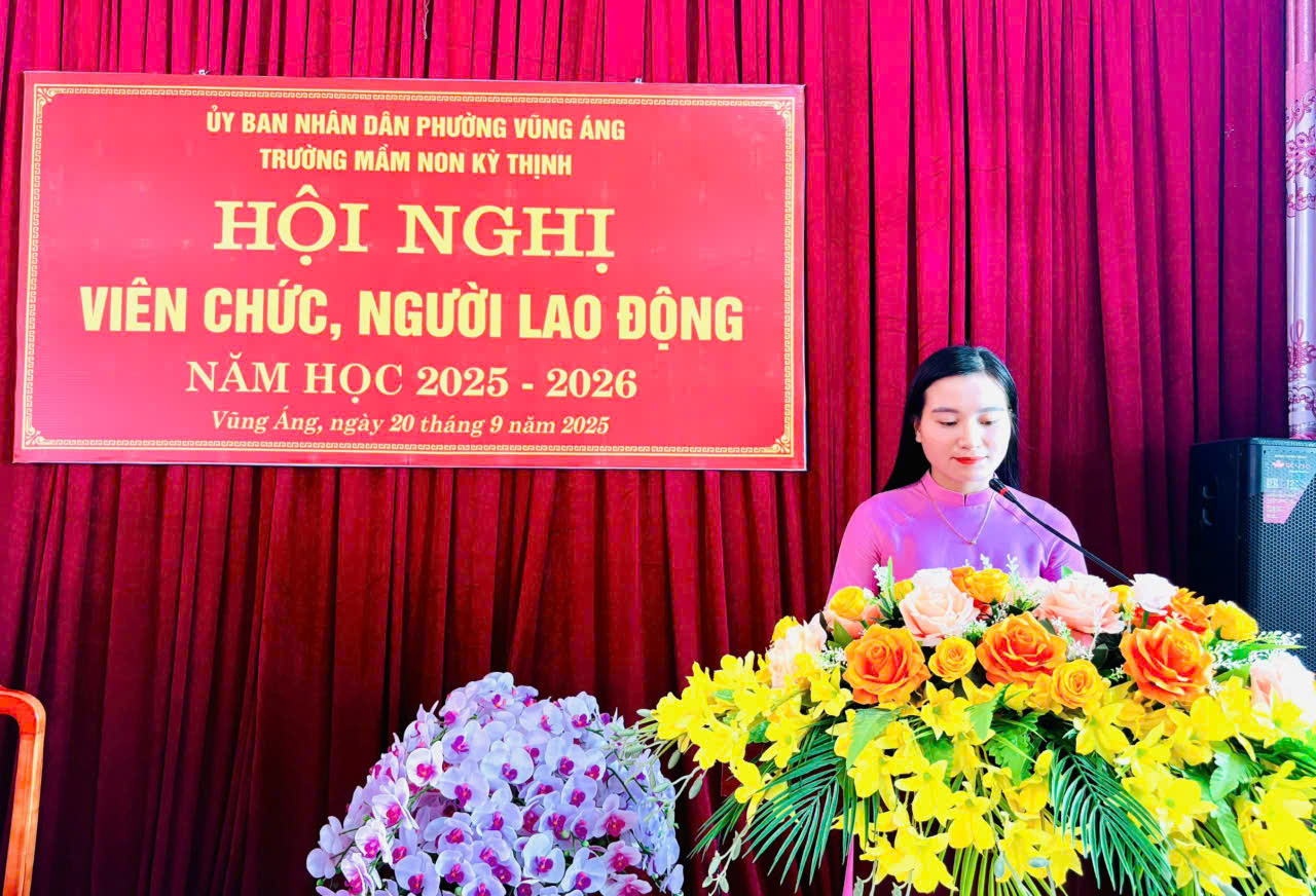 Đ/c Lê Thị Lý tham luận về công tác phối hợp với cha mẹ học sinh trong thực hiện nhiệm vụ CSGD Trẻ