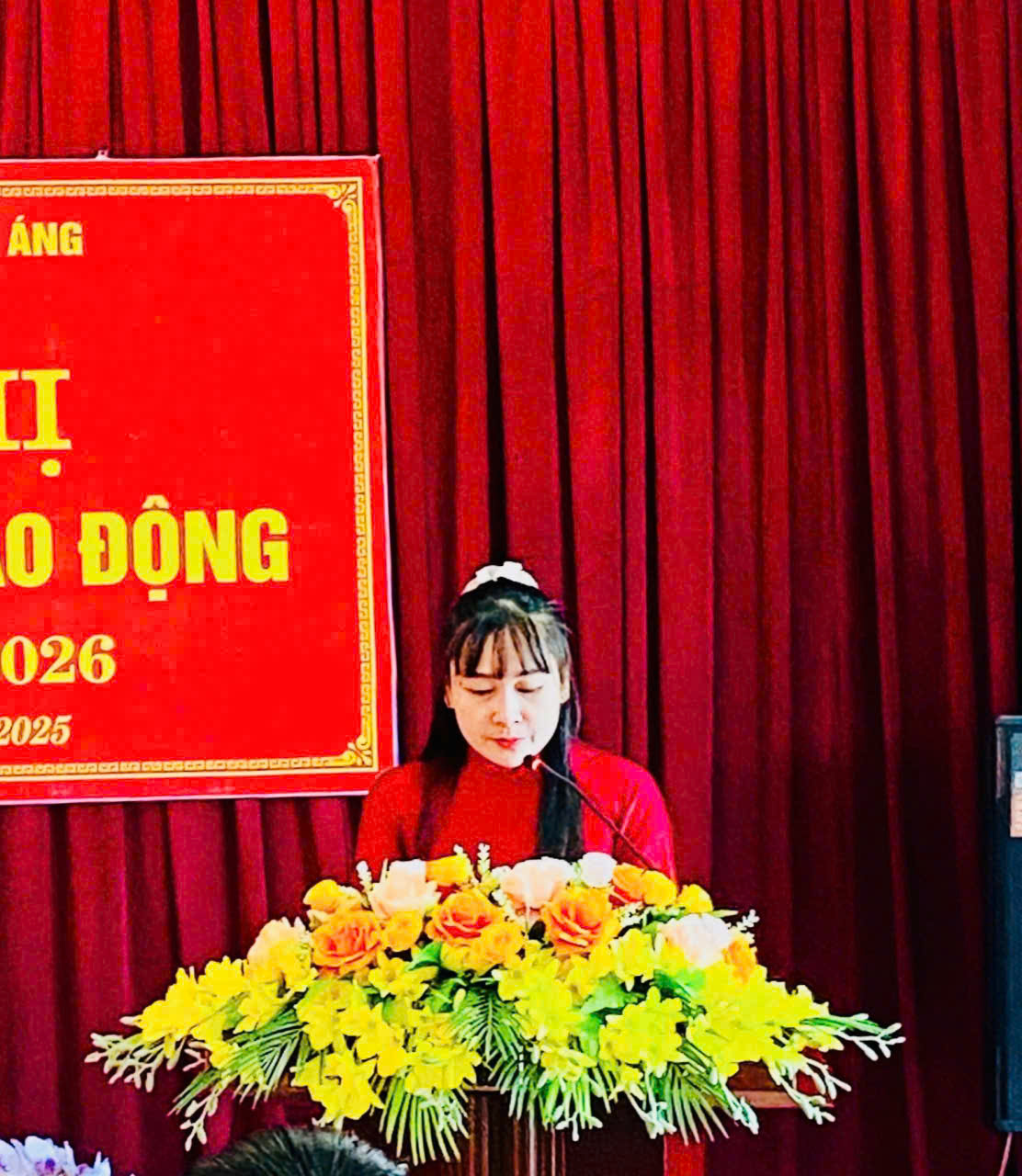 Đ/C Trần Thị Thu Bằng tham luận về phong trào văn hóa văn nghệ, TDTT trong nhà trường