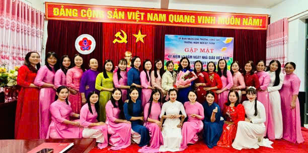 ẤM ÁP BUỔI HỌP MẶT TRUYỀN THỐNG NGÀY NHÀ GIÁO VIỆT NAM 20/11/2025 CỦA TRƯỜNG MẦM NON KỲ THỊNH